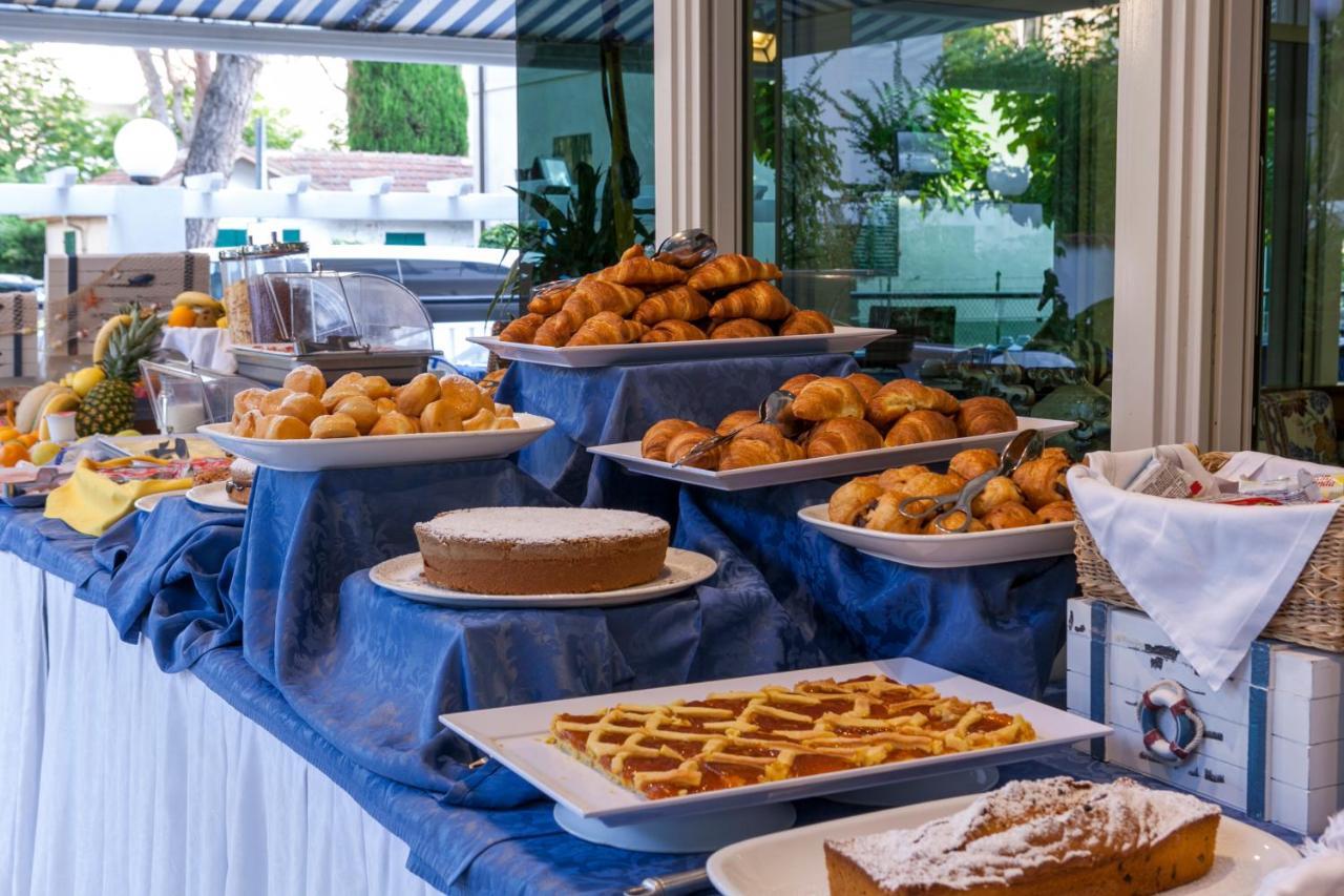 Hotel Diamond Riccione Luaran gambar
